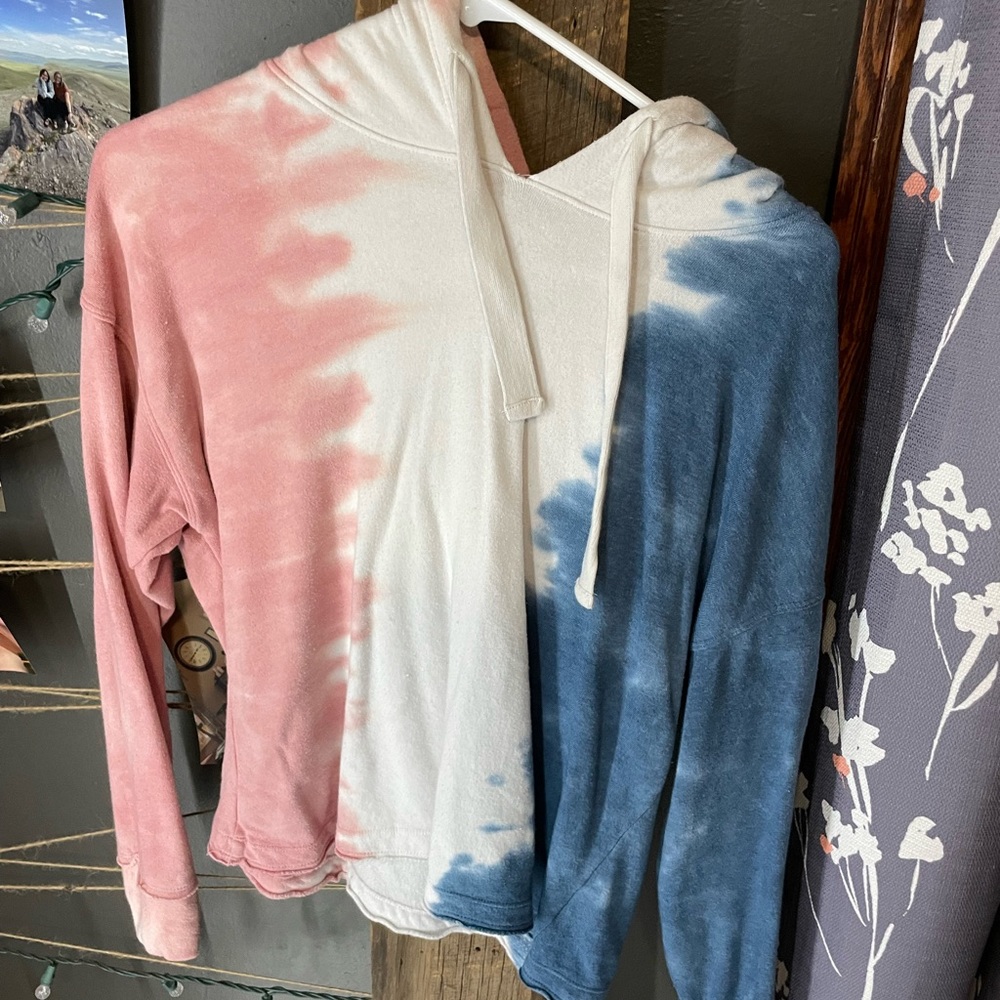 Sweatshirt - Picture 2 of 2